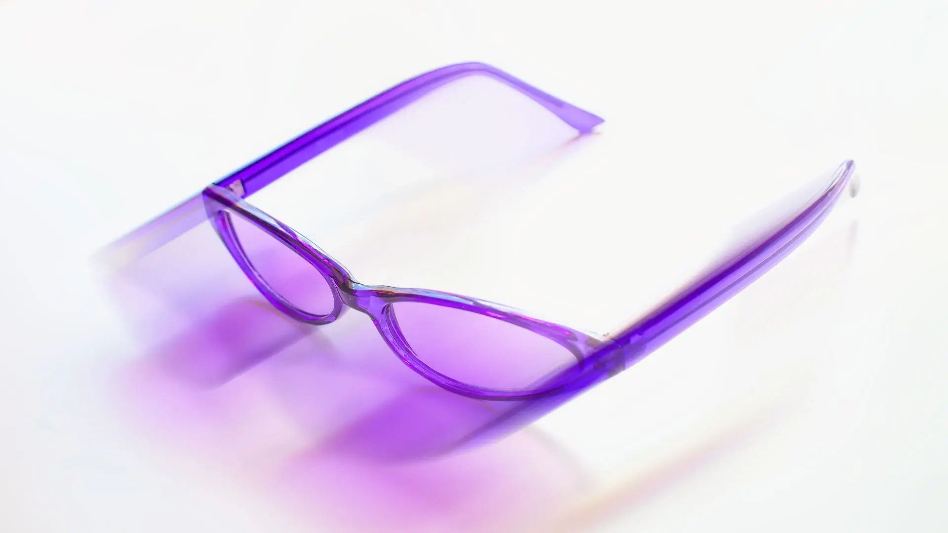 Design graphique : lunettes de soleil pour une identité visuelle à Rennes